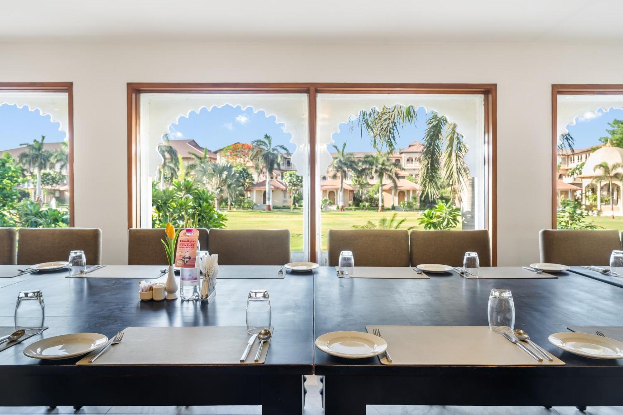 Gāndhīdhām Holiday Resort & Spa A Unit Of S Poddar Group מראה חיצוני תמונה