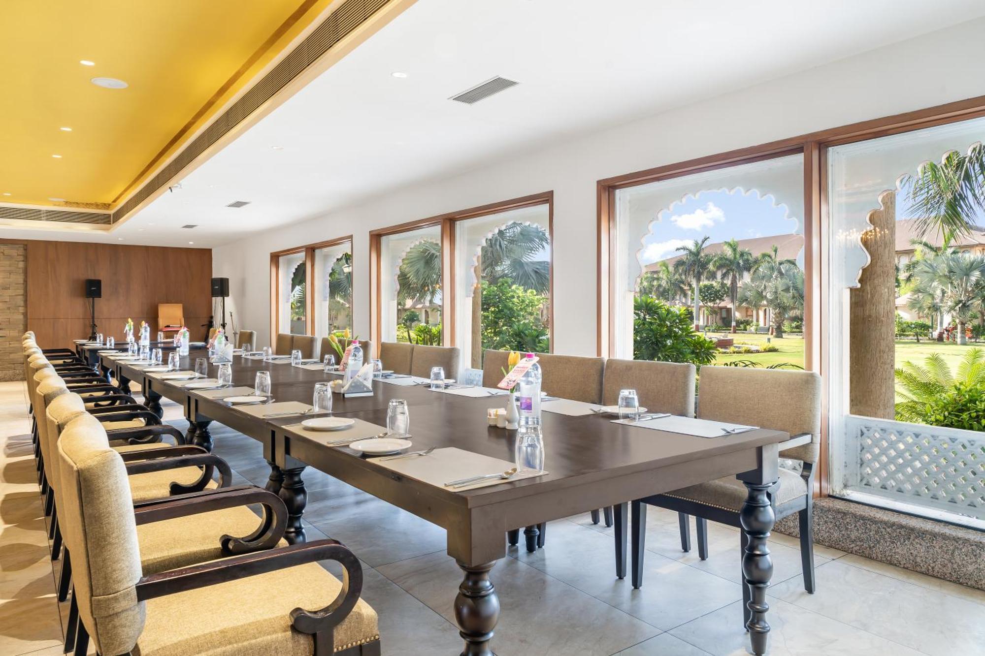 Gāndhīdhām Holiday Resort & Spa A Unit Of S Poddar Group מראה חיצוני תמונה