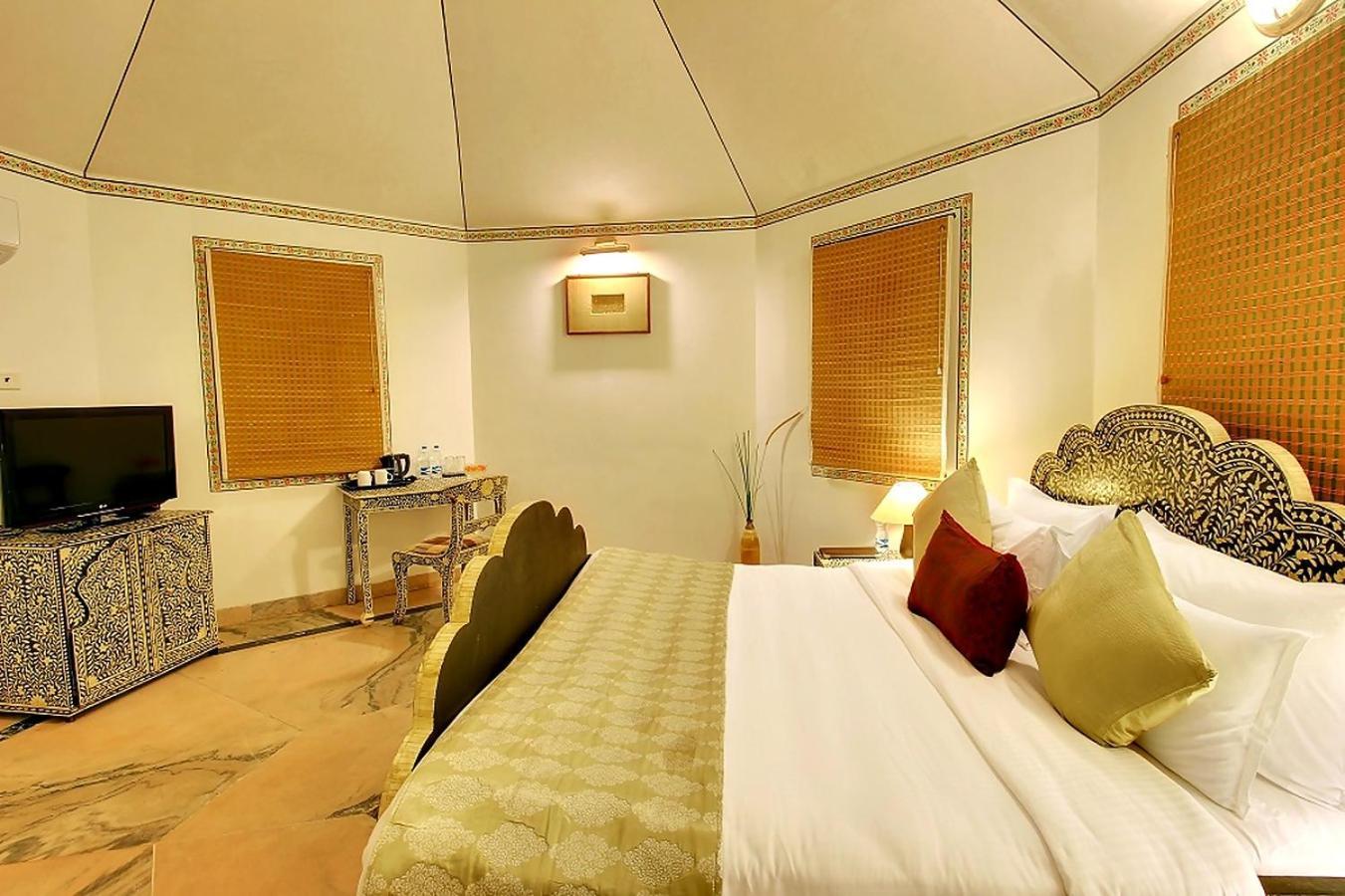 Gāndhīdhām Holiday Resort & Spa A Unit Of S Poddar Group מראה חיצוני תמונה